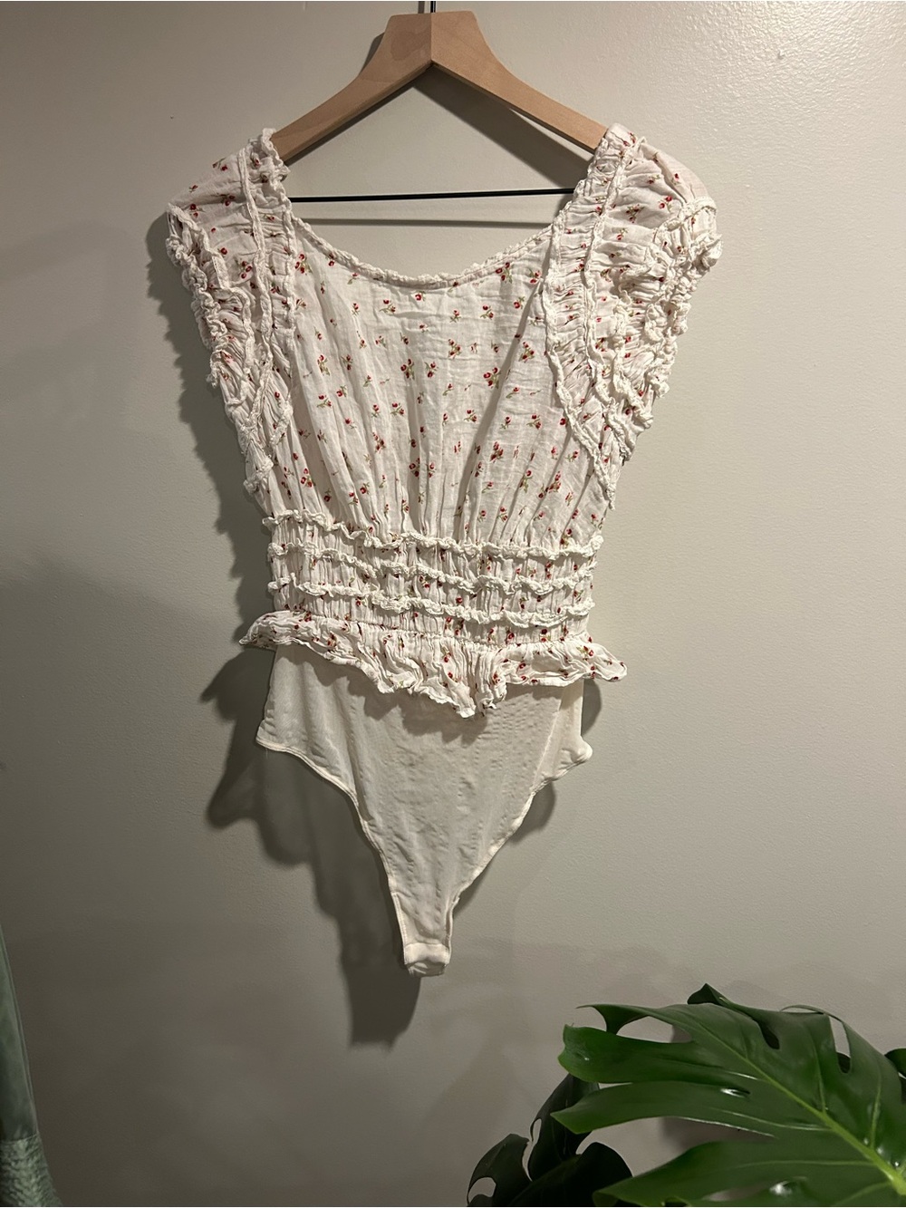 Cream Floral Ruffle Bodysuit with Pink Rose Print